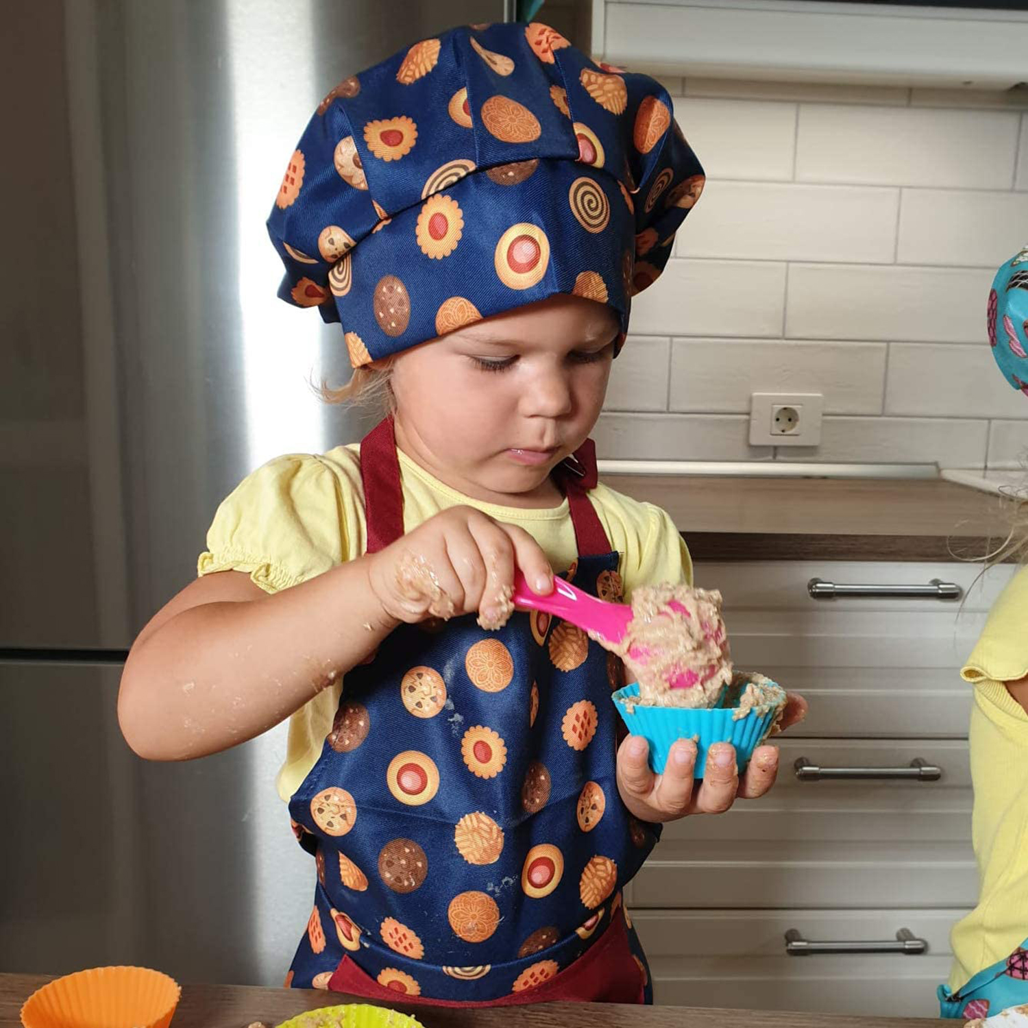 Spoon Cooking and Baking Game Play Set Includes Apron Chef Hat Anyren Chef Costume Set for Kids Rolling Pin Cookie Cutters & Baking Utensil Oven Mitt